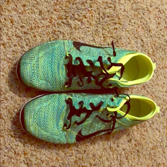 Nike Shoes - Nike Free TR Flyknit